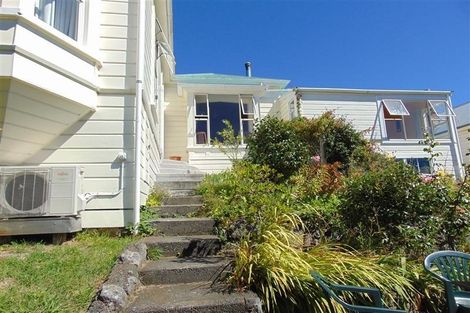 Photo of property in 13 Roslyn Road, Bluff Hill, Napier, 4110