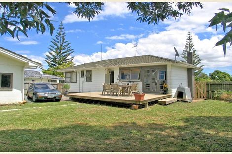 Photo of property in 34 Hellyers Street, Birkdale, Auckland, 0626