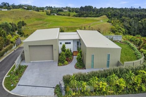 Photo of property in 5 Greenpath Lane, Hurworth, New Plymouth, 4310