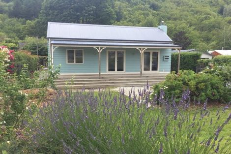 Photo of property in 17 Criterion Street, Arrowtown, 9302