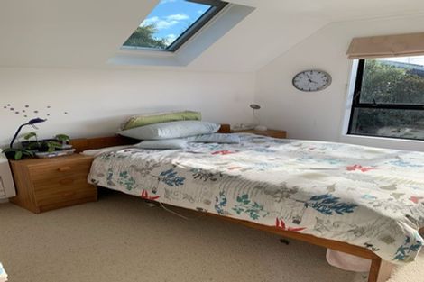 Photo of property in 1/1 Tern Place, Unsworth Heights, Auckland, 0632