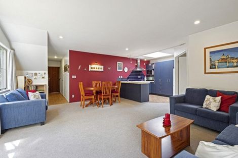 Photo of property in 3/24 Wernham Place, Northcote, Auckland, 0626
