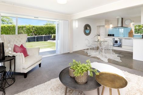Photo of property in 144 Mellons Bay Road, Mellons Bay, Auckland, 2014
