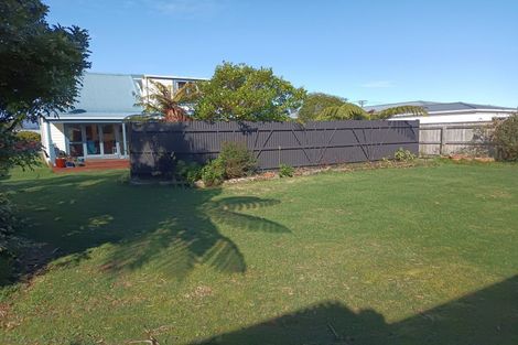 Photo of property in 18 Cook Street, Carters Beach, Westport, 7825