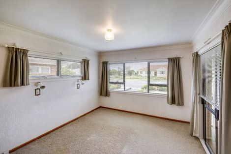 Photo of property in 12 Mill Road, Clive, 4102