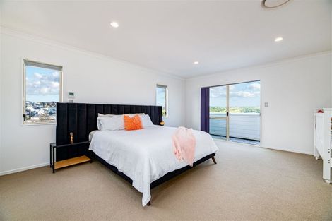 Photo of property in 23 Virginia Street, Henderson, Auckland, 0612