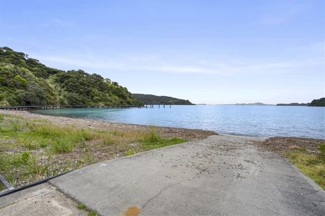 Photo of property in 250 Paroa Bay Road, Russell, 0272