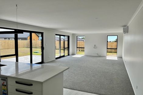 Photo of property in 24 Kerr Crescent, Patumahoe, 2679