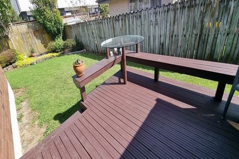 Photo of property in 6 Headcorn Place, Botany Downs, Auckland, 2010