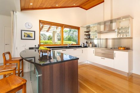 Photo of property in 51 Donohue Road, South Head, Helensville, 0874
