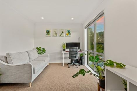 Photo of property in 41 Ambar Ridge Avenue, Massey, Auckland, 0614