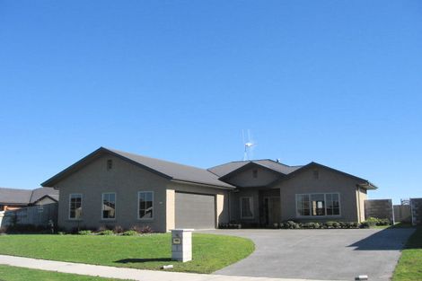 Photo of property in 24 Westminster Place, Rototuna North, Hamilton, 3210