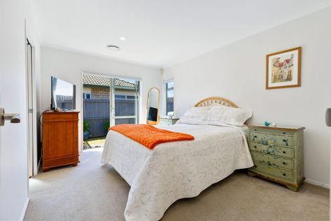 Photo of property in 19 Francis Skinner Place, Orewa, 0931