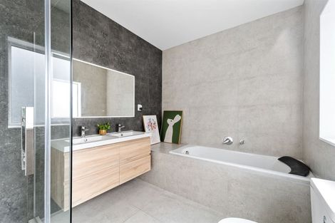 Photo of property in 7 Marlin Street, West Harbour, Auckland, 0618