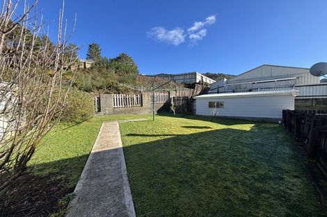 Photo of property in 21 Kendal Grove, Wainuiomata, Lower Hutt, 5014