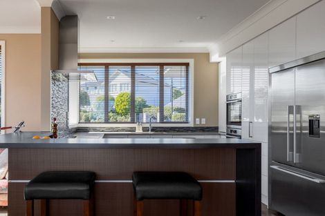 Photo of property in 6 Stonewall Place, Huntsbury, Christchurch, 8022