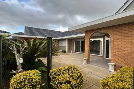 Photo of property in 5 Steeple Rise, Pakuranga, Auckland, 2010