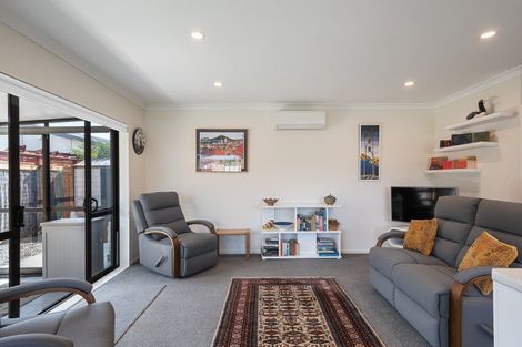 Photo of property in 12a Sussex Street, Levin, 5510
