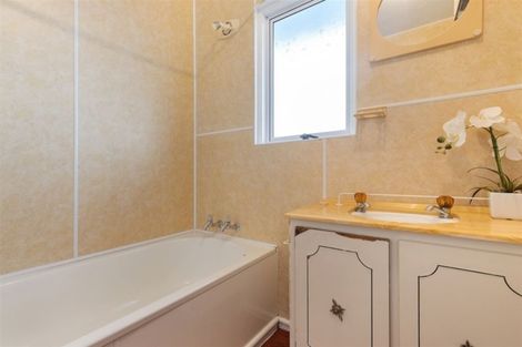 Photo of property in 10 Wilton Crescent, Bishopdale, Christchurch, 8053