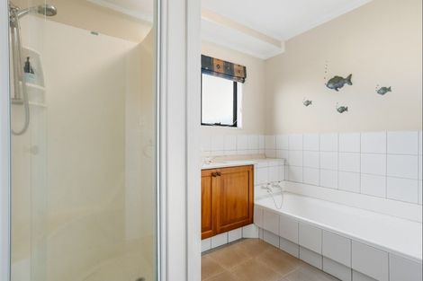 Photo of property in 135 Everitt Crescent, Whangamata, 3620