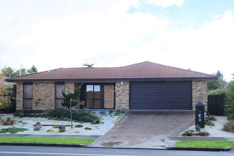 Photo of property in 19 Golfland Drive, Golflands, Auckland, 2013