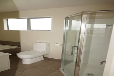 Photo of property in 5y Somerville Crescent, Aidanfield, Christchurch, 8025