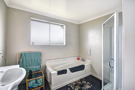 Photo of property in 14 Winston Place, Kew, Dunedin, 9012