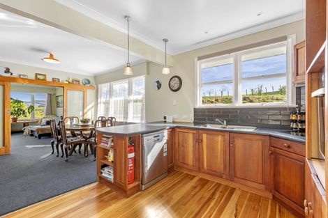 Photo of property in 24 Wrights Road, Raglan, 3295