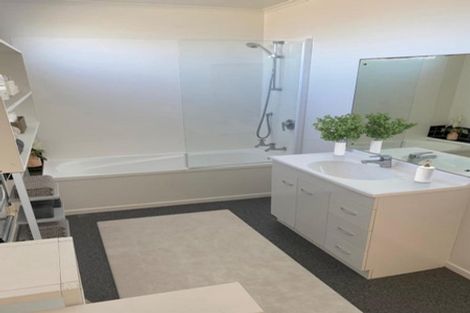 Photo of property in 42 Akaroa Drive, Maupuia, Wellington, 6022