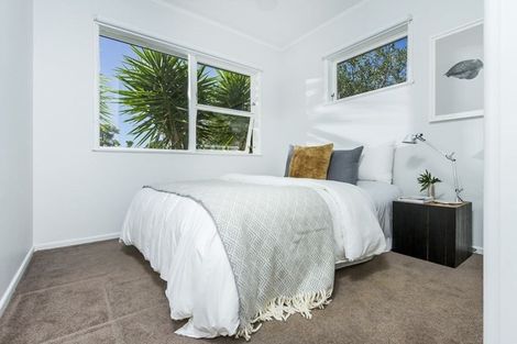 Photo of property in 20 Lynden Avenue, Hillcrest, Auckland, 0627