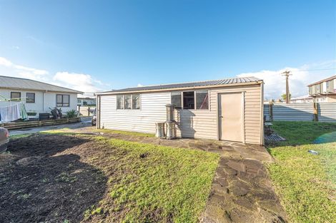 Photo of property in 15 Polson Street, Castlecliff, Whanganui, 4501