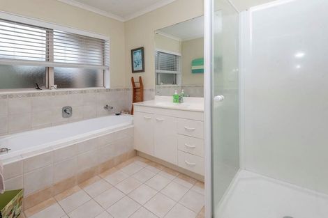 Photo of property in 47 Corta Bella Place, Golflands, Auckland, 2013