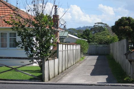 Photo of property in 86 Avondale Road, Avondale, Auckland, 1026