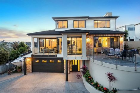 Photo of property in 34a Seaview Road, Castor Bay, Auckland, 0620