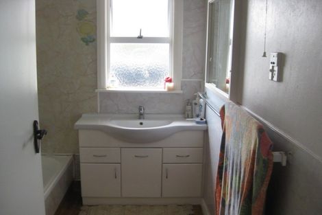 Photo of property in 32 Queen Street, Dannevirke, 4930