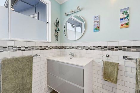 Photo of property in 9 Ramona Avenue, Waitarere Beach, Levin, 5510