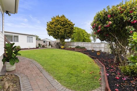 Photo of property in 62 Hutchinsons Road, Bucklands Beach, Auckland, 2014