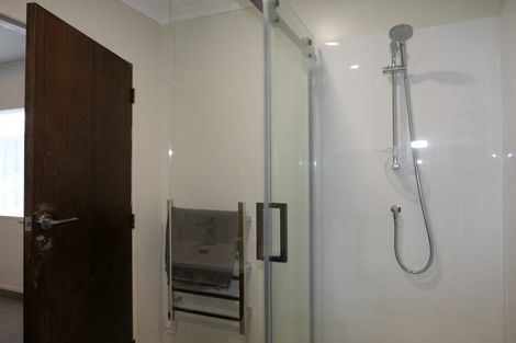 Photo of property in 11 Walton Avenue, Waikanae, 5036