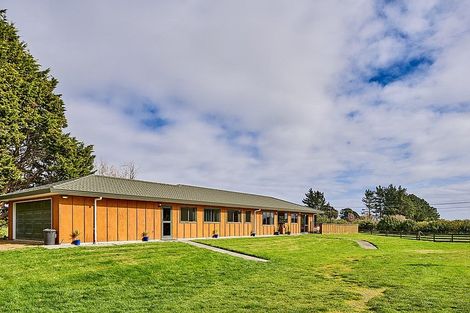 Photo of property in 12 Te Horo Beach Road, Te Horo, Otaki, 5581