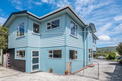 Photo of property in 6 Brydon Way, Paparangi, Wellington, 6037