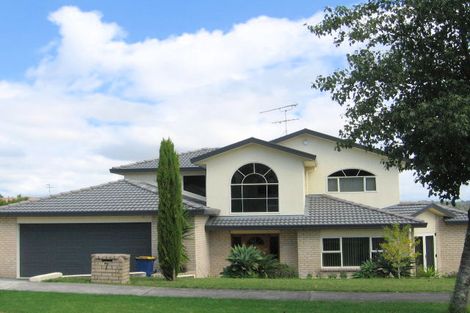 Photo of property in 7 Margaret Henry Crescent, Oteha, Auckland, 0632