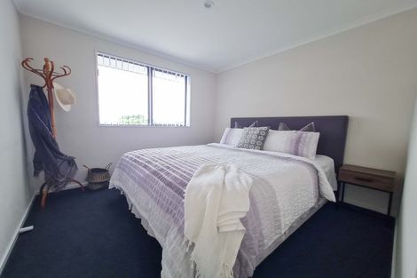 Photo of property in 54a Meadowood Drive, Unsworth Heights, Auckland, 0632