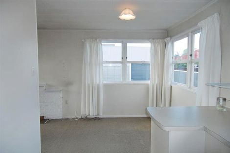 Photo of property in 21 Manu Crescent, Upper Vogeltown, New Plymouth, 4310