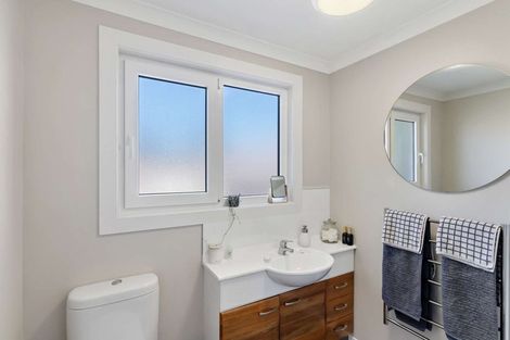 Photo of property in 16 Bateman Avenue, Bryndwr, Christchurch, 8053