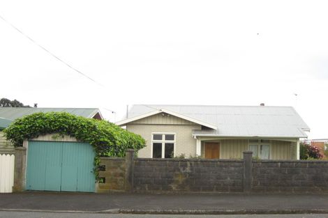 Photo of property in 60 Young Street, New Plymouth, 4310