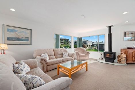 Photo of property in 26 Tornado Place, West Harbour, Auckland, 0618