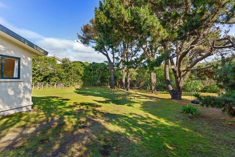 Photo of property in 283 Peka Peka Road, Peka Peka, Waikanae, 5391