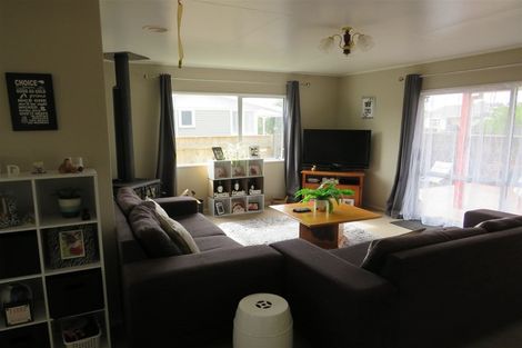 Photo of property in 18a Shortt Street, Foxton Beach, Foxton, 4815