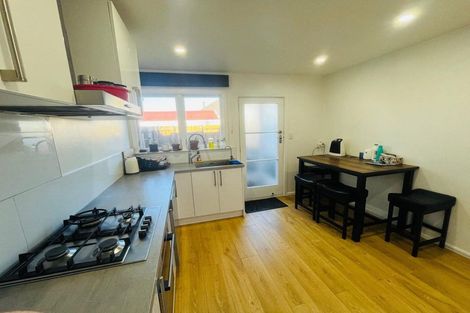 Photo of property in 2/9 Curletts Road, Sockburn, Christchurch, 8042