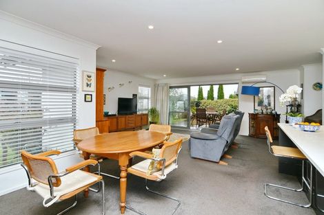 Photo of property in 32 Te Whenu Crescent, Marshland, Christchurch, 8083